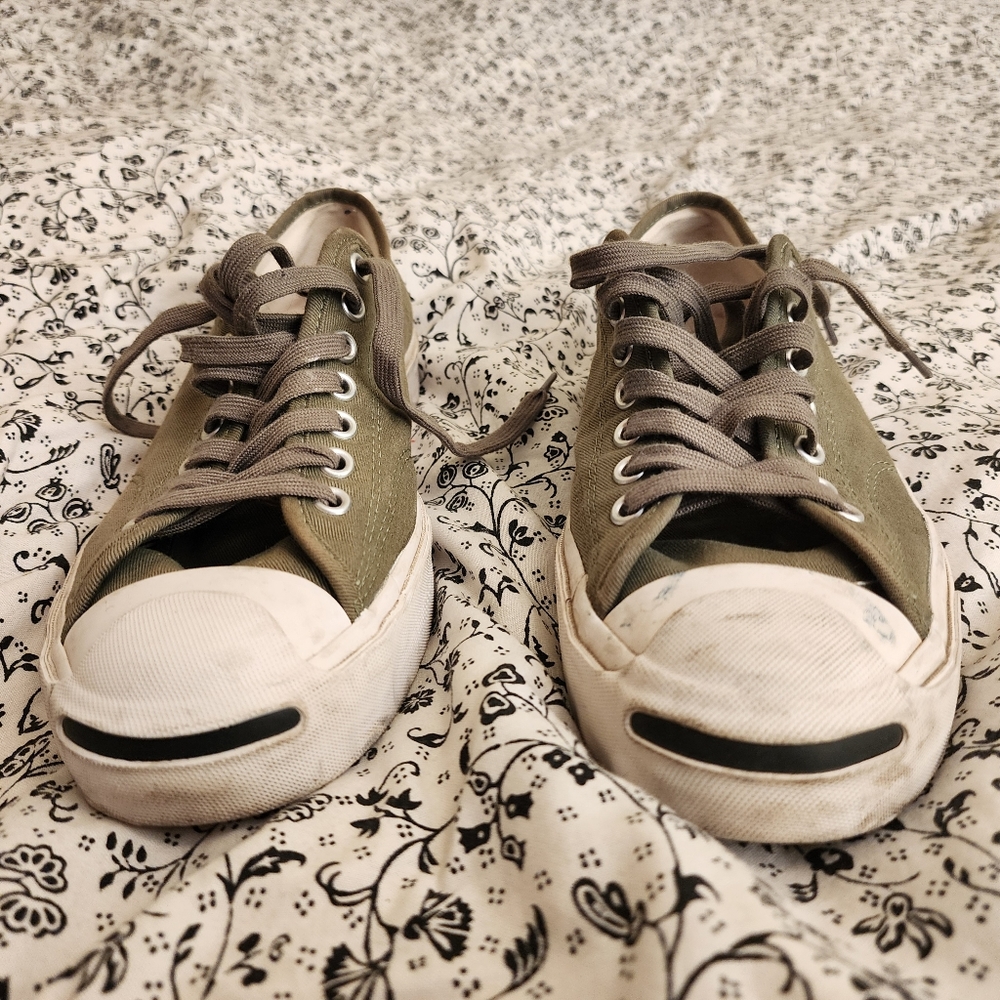 Converse canvas olive green size 8 mens 10 womans